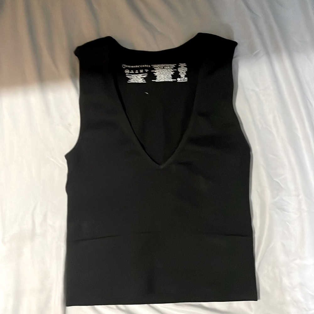 v neck tank top black